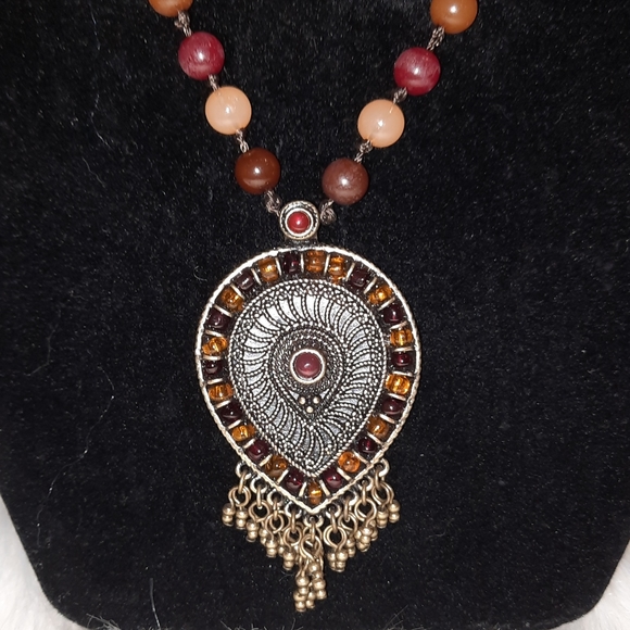 XC Axcess Carnelian and agate beaded necklace - Picture 3 of 10